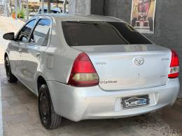 TOYOTA - ETIOS - 2014/2014 - Prata - R$ 40.000,00
