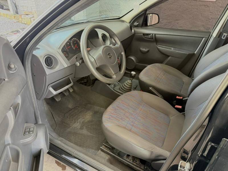 CHEVROLET - CELTA - 2009/2010 - Preta - R$ 28.900,00