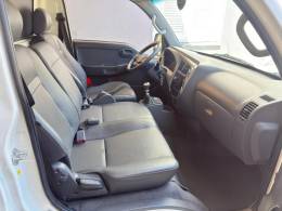 KIA MOTORS - BONGO - 2015/2016 - Branca - R$ 110.000,00