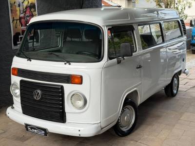 VOLKSWAGEN - KOMBI - 2013/2014 - Branca - R$ 55.000,00