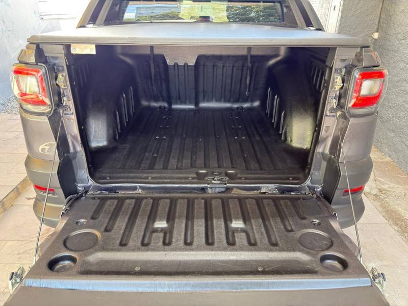 FIAT - STRADA - 2024/2025 - Cinza - R$ 129.900,00