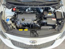 KIA MOTORS - CERATO - 2013/2014 - Branca - R$ 68.000,00
