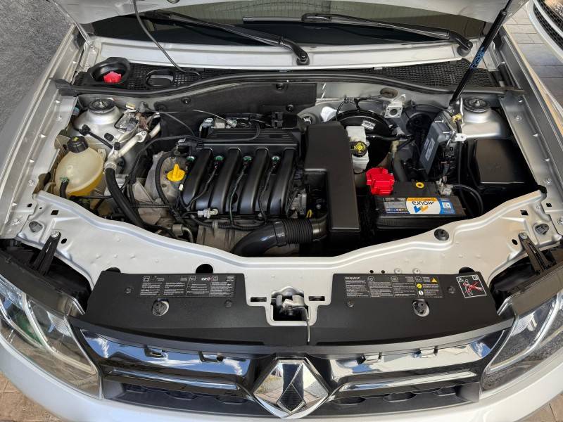 RENAULT - DUSTER - 2015/2016 - Prata - R$ 61.000,00