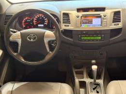 TOYOTA - HILUX - 2013/2013 - Prata - R$ 132.900,00