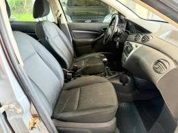 FORD - FOCUS - 2005/2005 - Prata - R$ 18.900,00