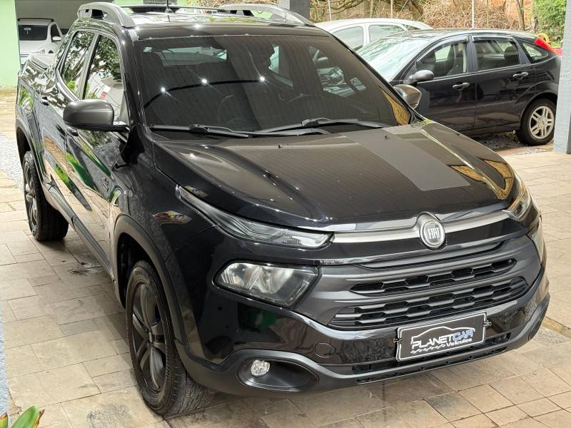 FIAT - TORO - 2017/2018 - Preta - R$ 92.800,00