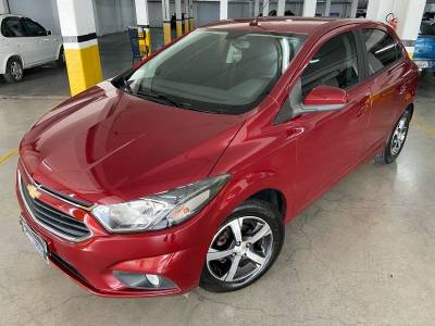 CHEVROLET - ONIX - 2018/2018 - Vermelha - R$ 68.000,00