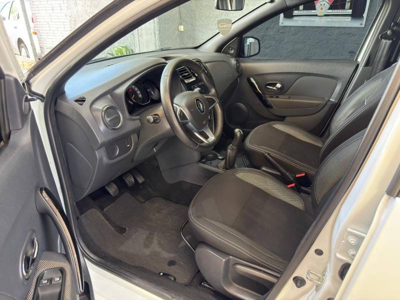 RENAULT - SANDERO - 2019/2020 - Branca - R$ 45.900,00