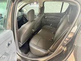 RENAULT - SANDERO - 2018/2018 - Preta - R$ 52.900,00