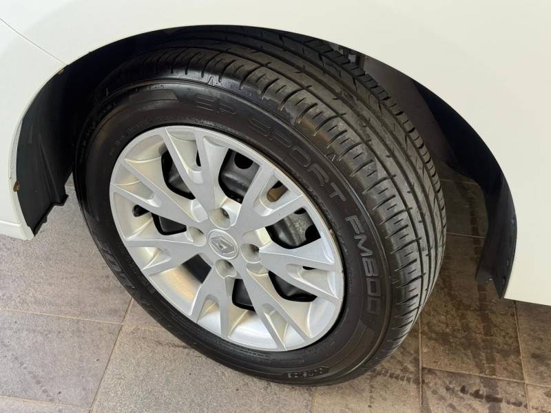 RENAULT - SANDERO - 2019/2020 - Branca - R$ 45.900,00