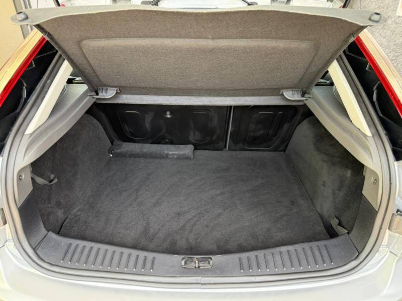 FORD - FOCUS - 2009/2009 - Prata - R$ 35.500,00
