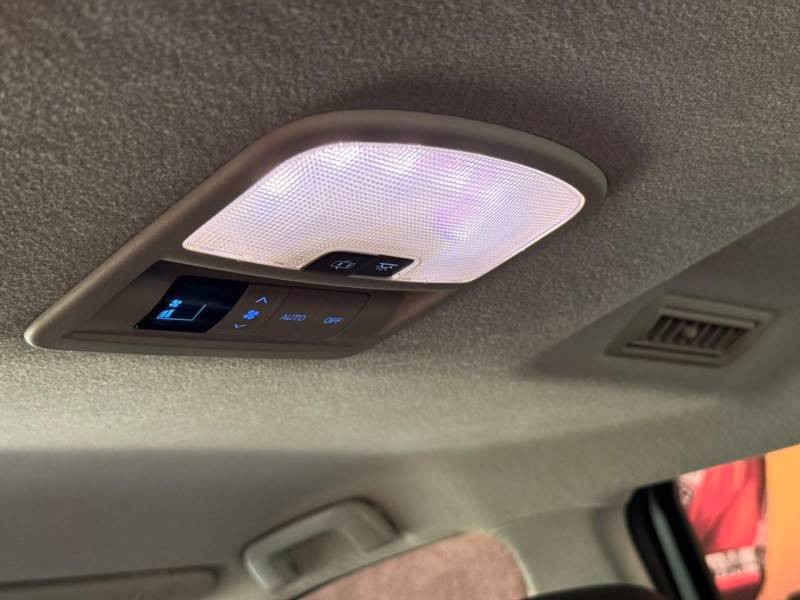 TOYOTA - HILUX SW4 - 2016/2016 - Prata - R$ 206.000,00