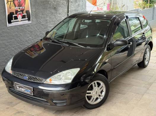 FORD - FOCUS - 2008/2009 - Preta - R$ 27.500,00
