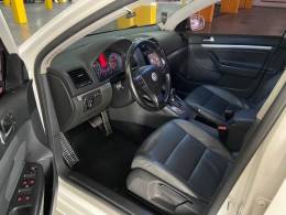 VOLKSWAGEN - JETTA - 2008/2009 - Branca - R$ 53.000,00