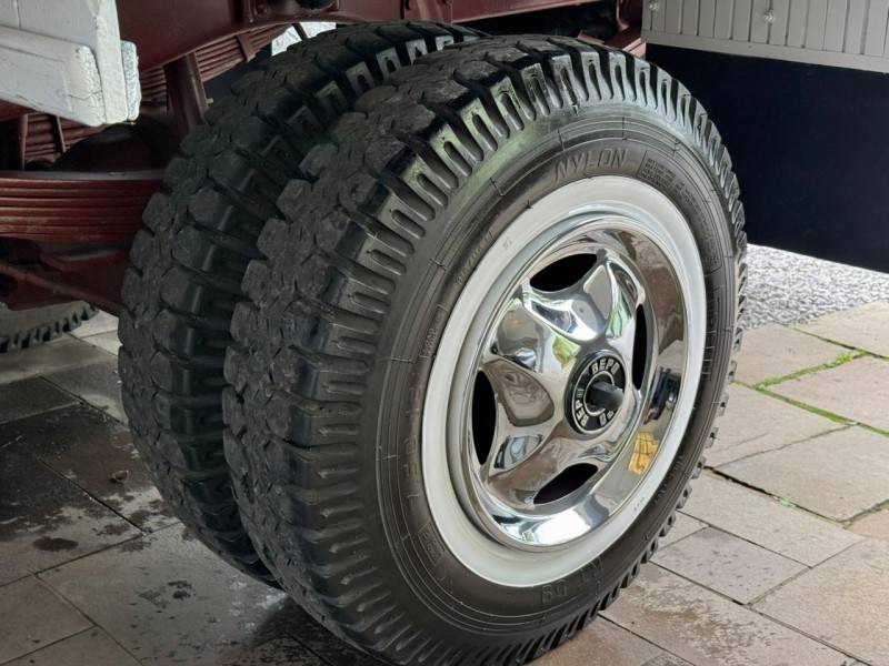 MERCEDES-BENZ - 608 - 1980/1980 - Azul - R$ 80.000,00