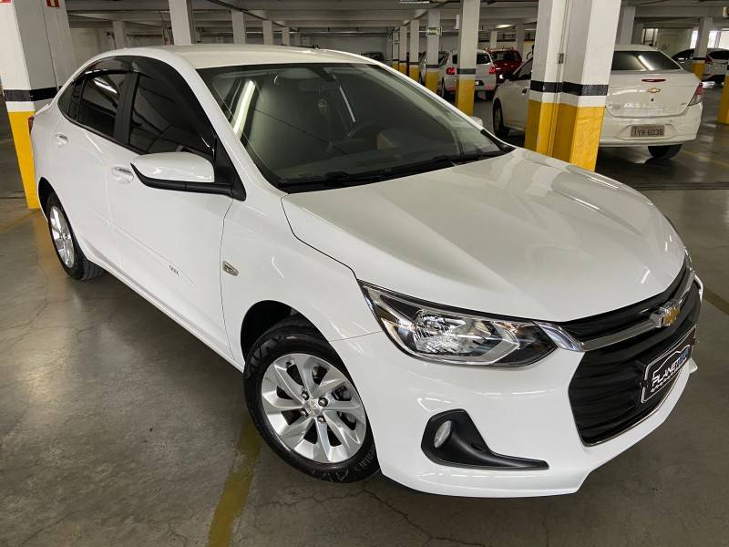 CHEVROLET - ONIX - 2021/2021 - Branca - R$ 80.000,00
