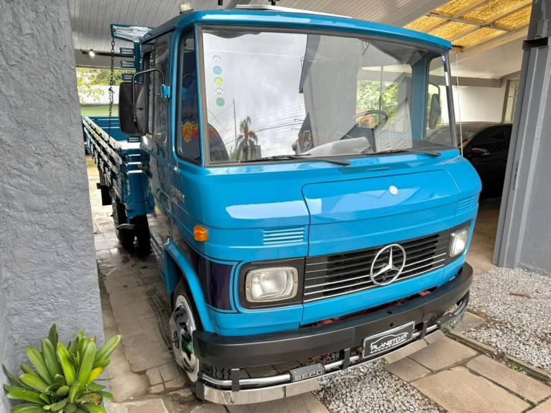 MERCEDES-BENZ - 608 - 1980/1980 - Azul - R$ 80.000,00