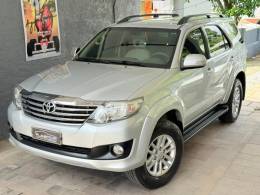 TOYOTA - HILUX SW4 - 2012/2012 - Prata - R$ 104.900,00