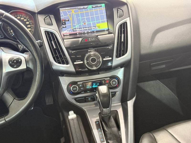 FORD - FOCUS - 2014/2015 - Branca - R$ 62.000,00