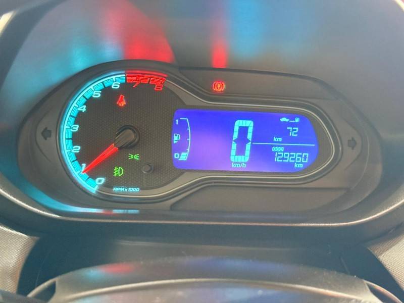 CHEVROLET - ONIX - 2015/2015 - Prata - R$ 52.900,00