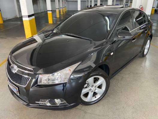 CHEVROLET - CRUZE - 2013/2014 - Preta - R$ 69.900,00