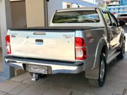 TOYOTA - HILUX - 2013/2013 - Prata - R$ 132.900,00