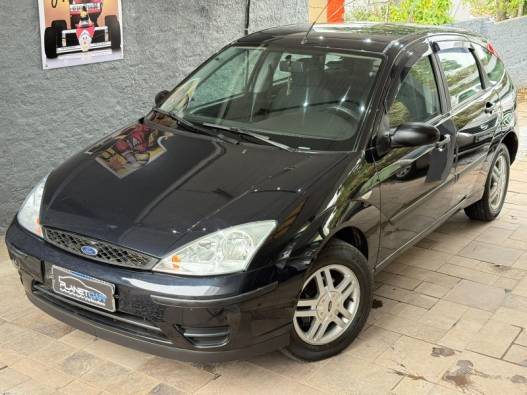 FORD - FOCUS - 2008/2009 - Preta - R$ 27.900,00