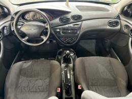 FORD - FOCUS - 2008/2009 - Preta - R$ 27.900,00