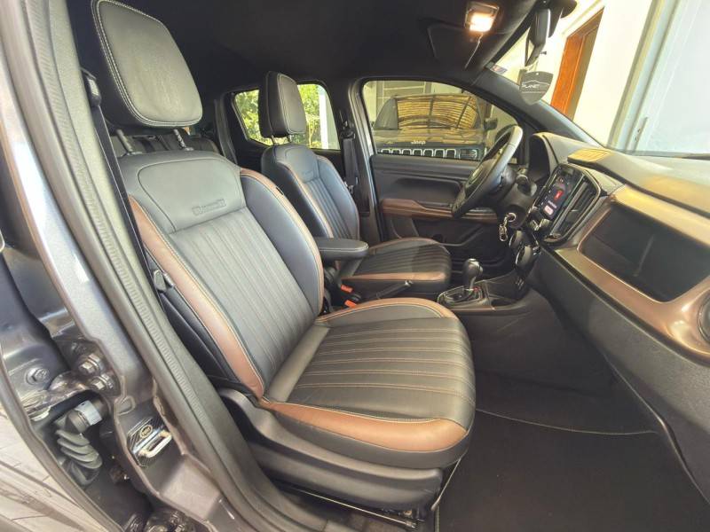 FIAT - STRADA - 2024/2025 - Cinza - R$ 129.900,00