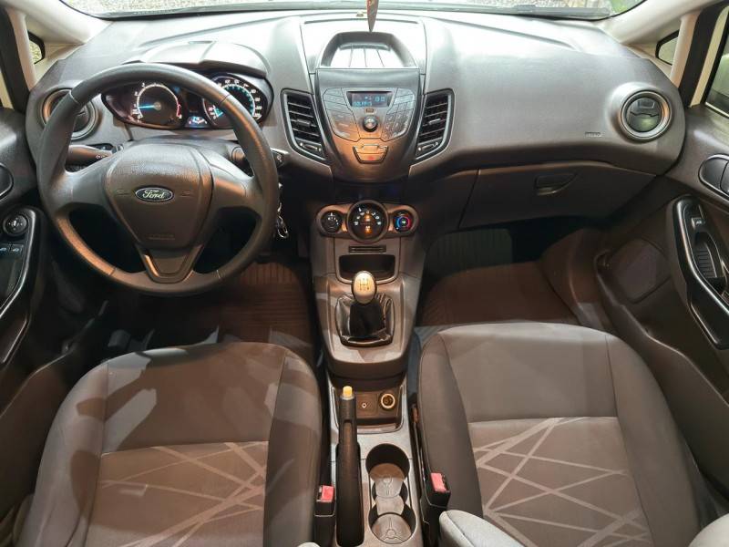 FORD - FIESTA - 2015/2015 - Branca - R$ 43.900,00