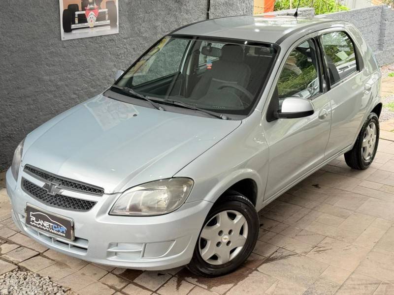 CHEVROLET - CELTA - 2012/2012 - Prata - R$ 29.500,00