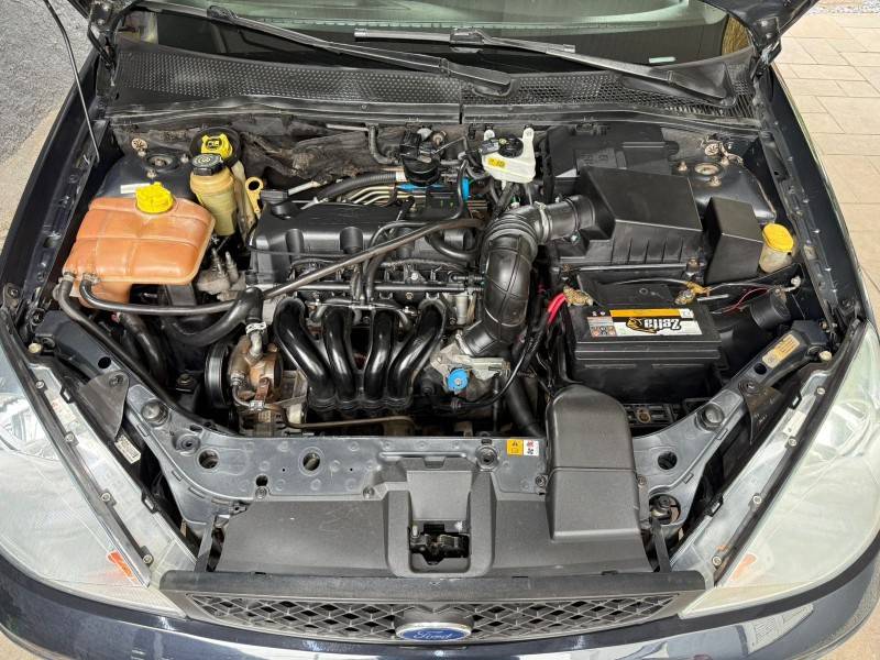 FORD - FOCUS - 2008/2009 - Preta - R$ 27.900,00