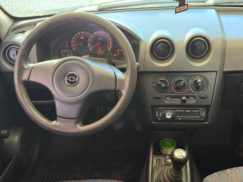 CHEVROLET - CELTA - 2007/2008 - Prata - R$ 18.000,00