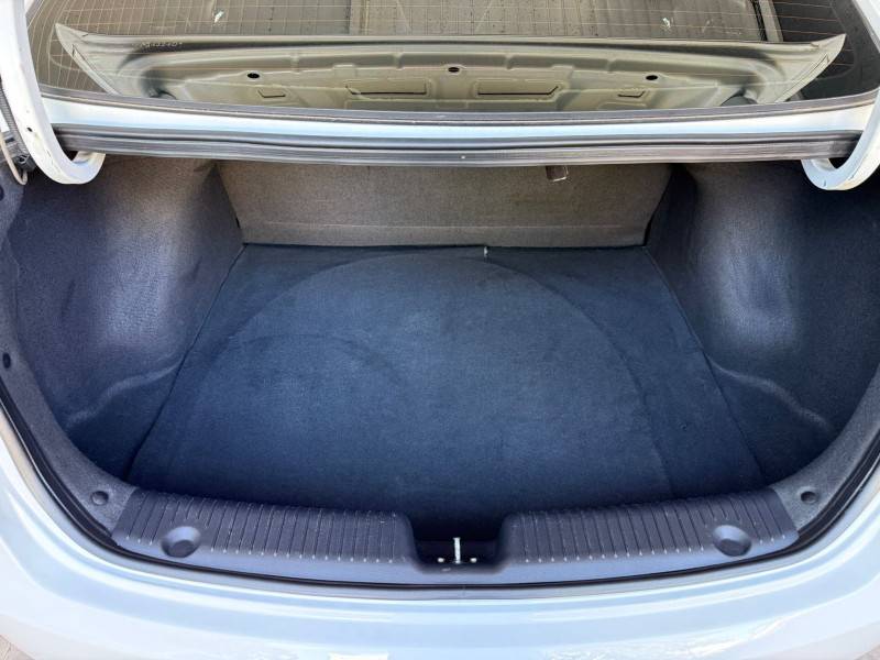 HYUNDAI - HB20S - 2014/2015 - Branca - R$ 55.000,00