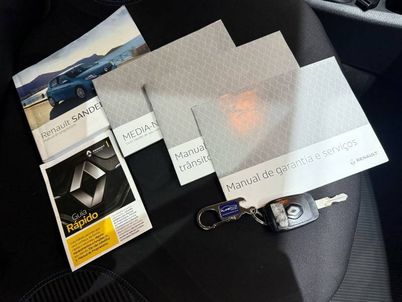 RENAULT - SANDERO - 2018/2018 - Preta - R$ 52.900,00