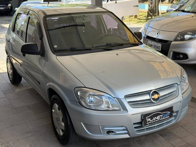 CHEVROLET - CELTA - 2007/2008 - Prata - R$ 18.000,00