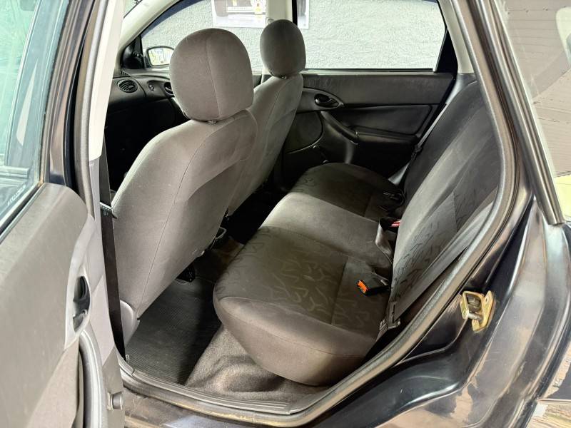 FORD - FOCUS - 2008/2009 - Preta - R$ 27.900,00