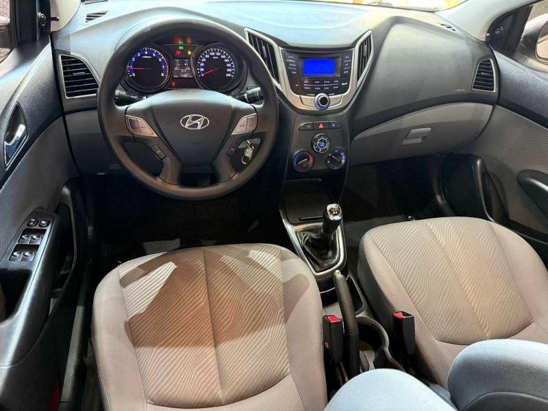HYUNDAI - HB20S - 2014/2015 - Branca - R$ 55.000,00