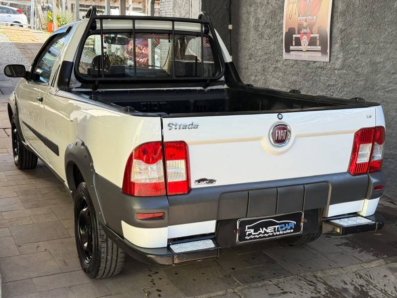 FIAT - STRADA - 2009/2009 - Branca - R$ 35.000,00