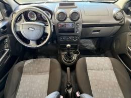FORD - FIESTA - 2013/2014 - Preta - R$ 24.000,00