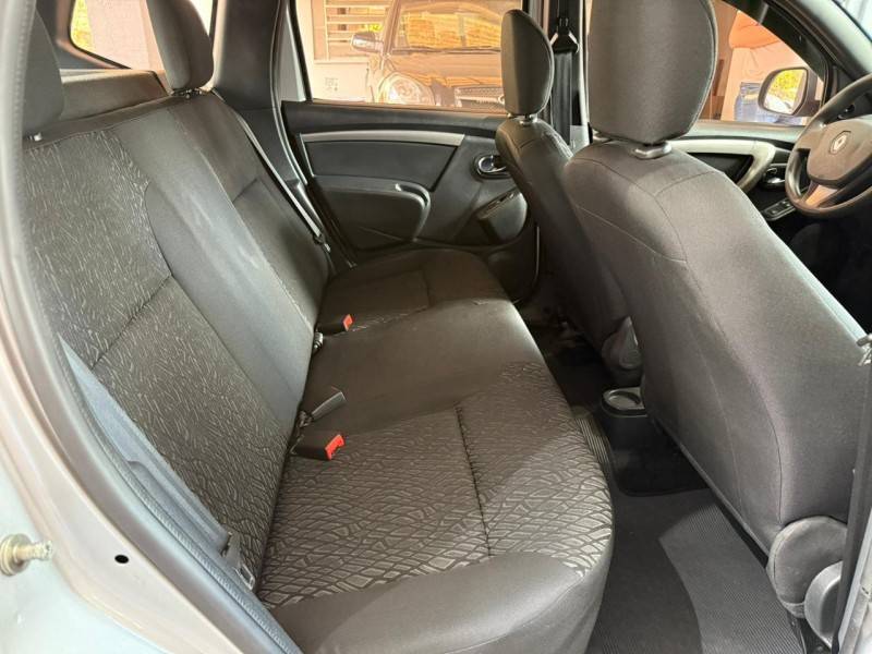 RENAULT - DUSTER - 2015/2016 - Prata - R$ 61.000,00