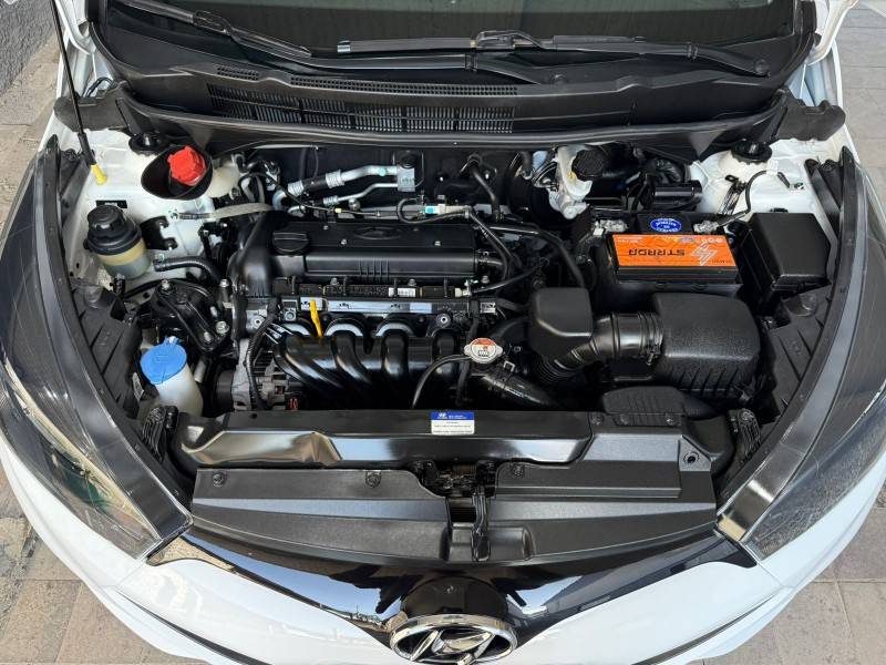 HYUNDAI - HB20S - 2014/2015 - Branca - R$ 55.000,00