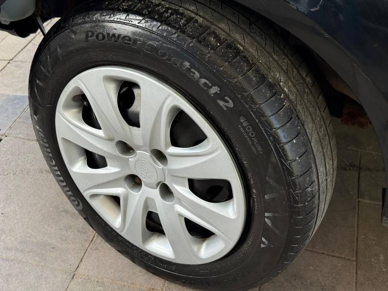FORD - FIESTA - 2013/2014 - Preta - R$ 24.000,00