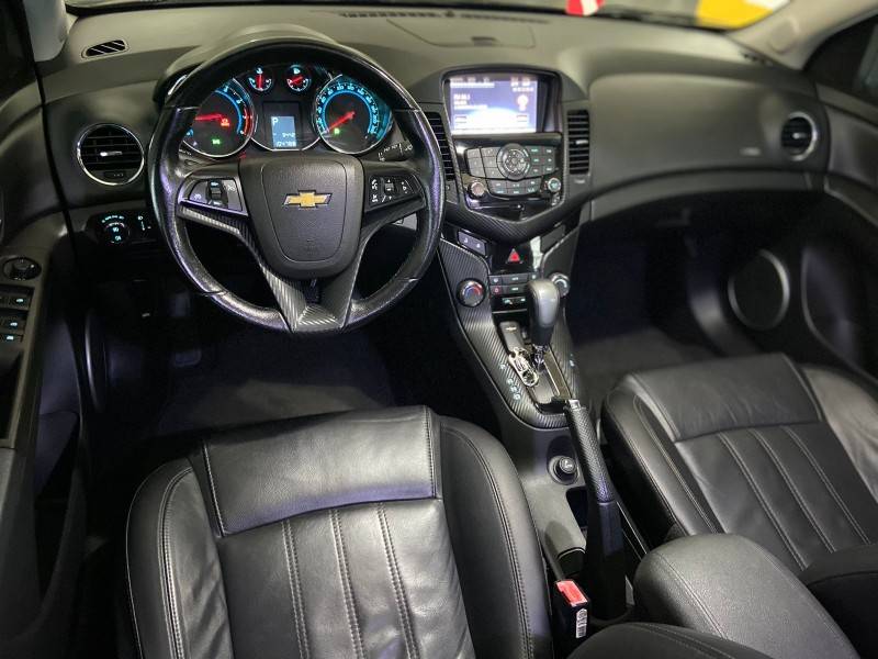 CHEVROLET - CRUZE - 2013/2014 - Preta - R$ 69.900,00