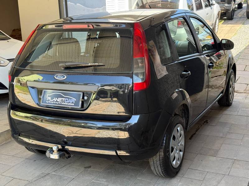 FORD - FIESTA - 2013/2014 - Preta - R$ 24.000,00