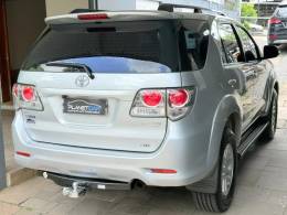 TOYOTA - HILUX SW4 - 2012/2012 - Prata - R$ 104.900,00