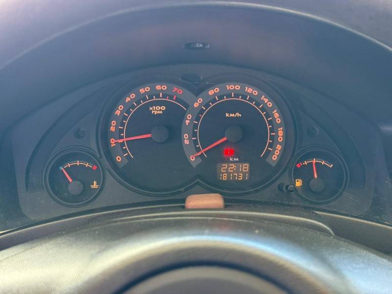 CHEVROLET - CELTA - 2007/2008 - Prata - R$ 18.000,00