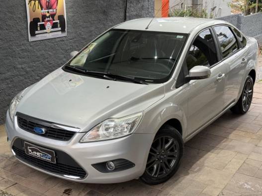 FORD - FOCUS - 2012/2013 - Prata - R$ 43.000,00