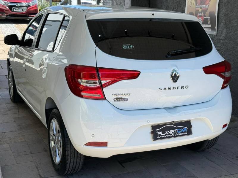 RENAULT - SANDERO - 2019/2020 - Branca - R$ 45.900,00