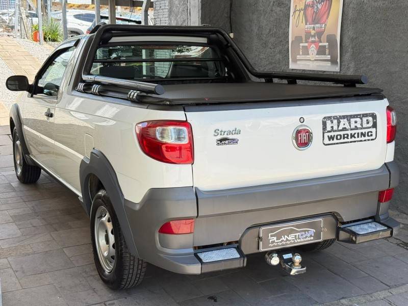 FIAT - STRADA - 2019/2020 - Branca - R$ 60.000,00